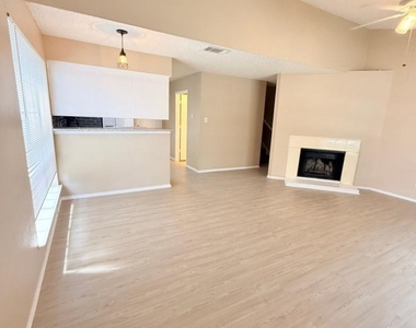 512 Rita Lane - Photo Thumbnail 3