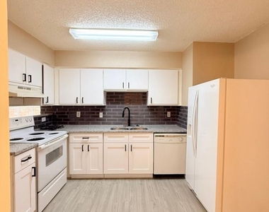 512 Rita Lane - Photo Thumbnail 4