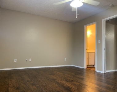 512 Rita Lane - Photo Thumbnail 13