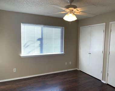 512 Rita Lane - Photo Thumbnail 9