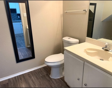 512 Rita Lane - Photo Thumbnail 10