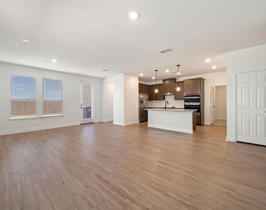 949 Brock Drive - Photo Thumbnail 4