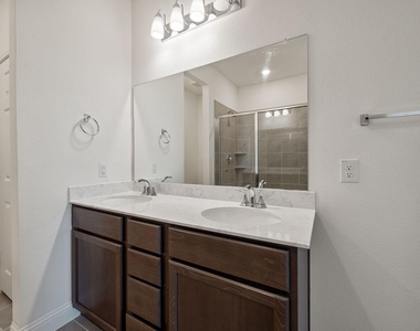 949 Brock Drive - Photo Thumbnail 7