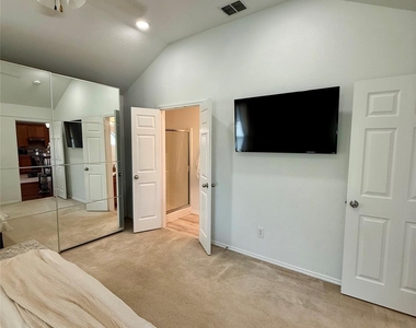 5004 Mountain Valley Court - Photo Thumbnail 15