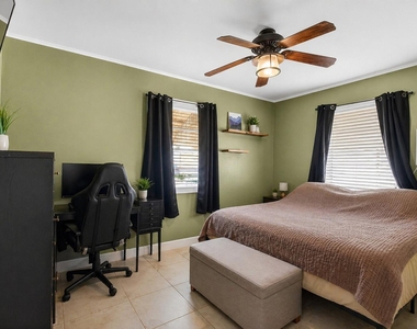 3017 Buckley Avenue - Photo Thumbnail 3