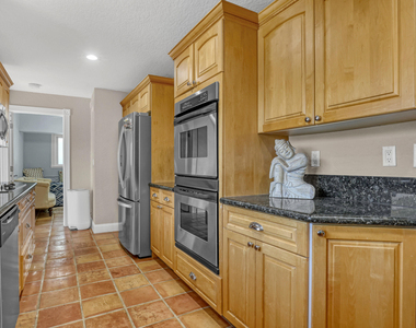 2100 Ne 30th Street - Photo Thumbnail 26