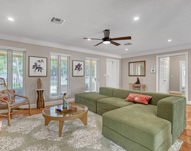 2100 Ne 30th Street - Photo Thumbnail 9