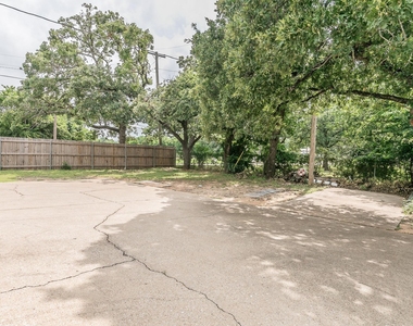 2760 Parkchester Drive - Photo Thumbnail 26