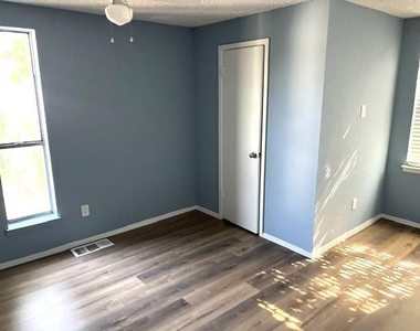 10850 Shiloh Road - Photo Thumbnail 4