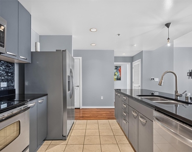 1200 Main Street - Photo Thumbnail 3