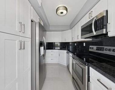 333 Ne 21st Avenue - Photo Thumbnail 4