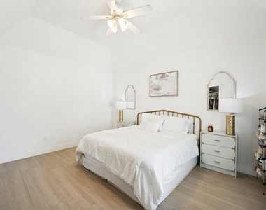 8421 Liberty Lane - Photo Thumbnail 10