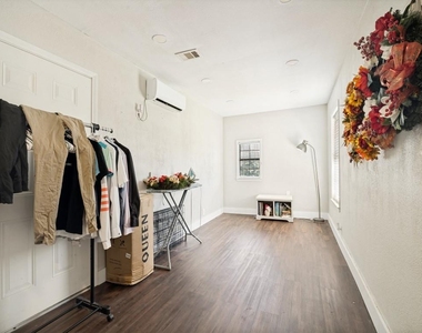 8421 Liberty Lane - Photo Thumbnail 17