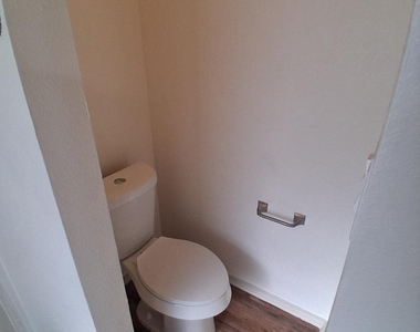 404 Benjamin Lane - Photo Thumbnail 12