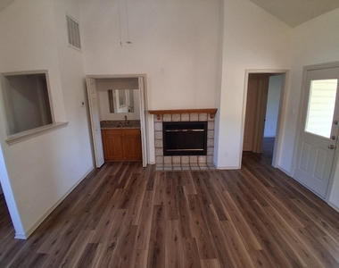 404 Benjamin Lane - Photo Thumbnail 1