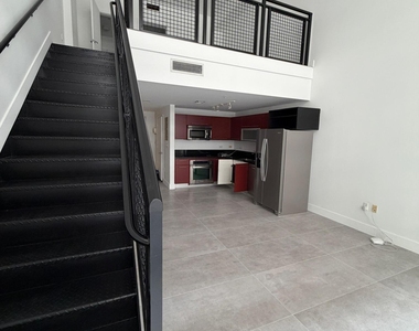 244 Biscayne Boulevard - Photo Thumbnail 10