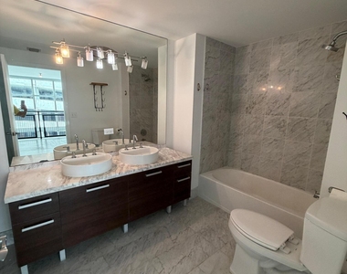 244 Biscayne Boulevard - Photo Thumbnail 14