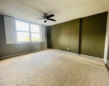 109 Royal Park Drive - Photo Thumbnail 8