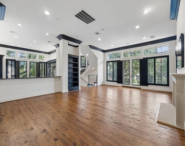 4039 Holland Avenue - Photo Thumbnail 3