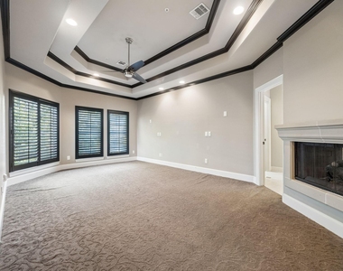 4039 Holland Avenue - Photo Thumbnail 9