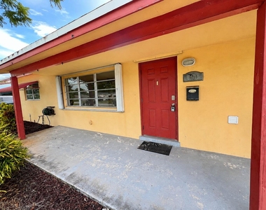 1401 S Deerfield Avenue - Photo Thumbnail 1