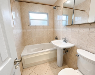 1401 S Deerfield Avenue - Photo Thumbnail 7
