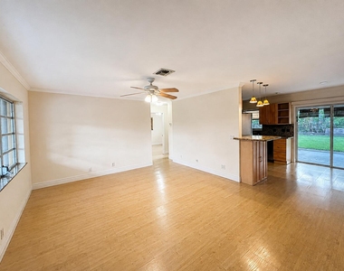 1401 S Deerfield Avenue - Photo Thumbnail 2