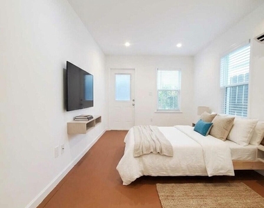 1407 Se 2nd Street - Photo Thumbnail 5