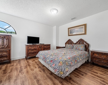 4830 Brighton Lakes Boulevard - Photo Thumbnail 21