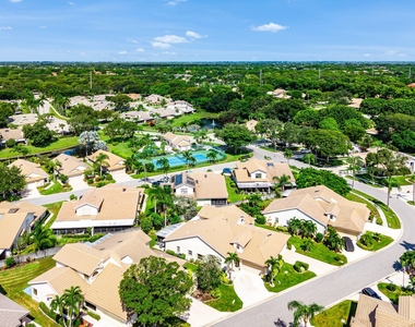 4830 Brighton Lakes Boulevard - Photo Thumbnail 40