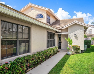4830 Brighton Lakes Boulevard - Photo Thumbnail 2