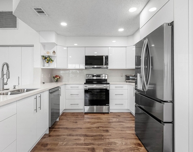 4830 Brighton Lakes Boulevard - Photo Thumbnail 8