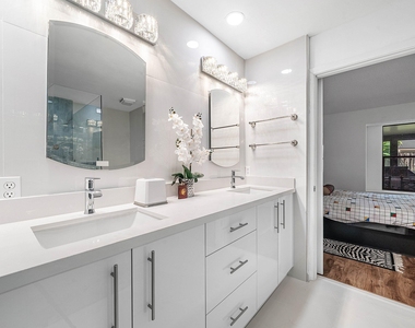 4830 Brighton Lakes Boulevard - Photo Thumbnail 17