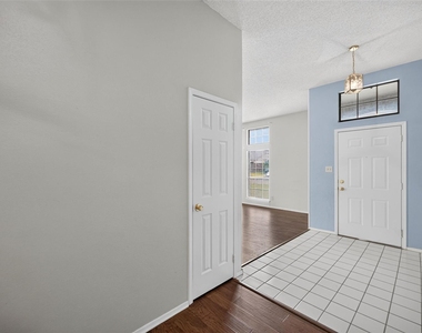9421 Willard Street - Photo Thumbnail 4