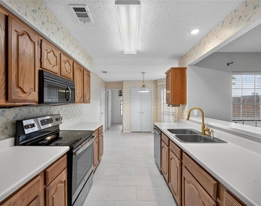 9421 Willard Street - Photo Thumbnail 17