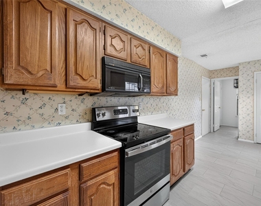 9421 Willard Street - Photo Thumbnail 12