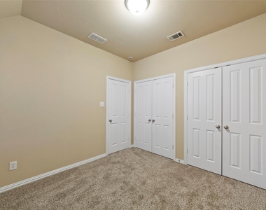 1117 Villa Paloma Boulevard - Photo Thumbnail 28