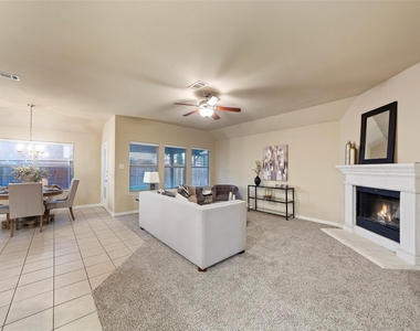 1117 Villa Paloma Boulevard - Photo Thumbnail 14