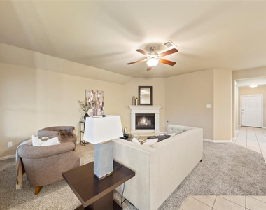 1117 Villa Paloma Boulevard - Photo Thumbnail 12