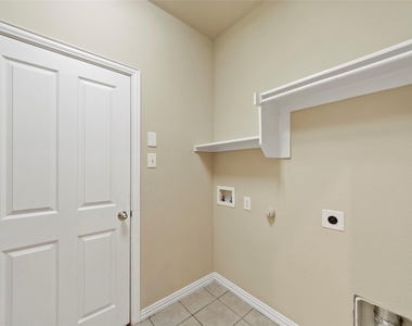 1117 Villa Paloma Boulevard - Photo Thumbnail 30