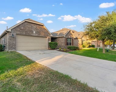 1117 Villa Paloma Boulevard - Photo Thumbnail 2