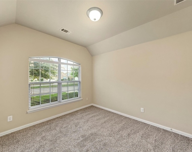1117 Villa Paloma Boulevard - Photo Thumbnail 24