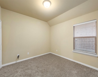 1117 Villa Paloma Boulevard - Photo Thumbnail 27