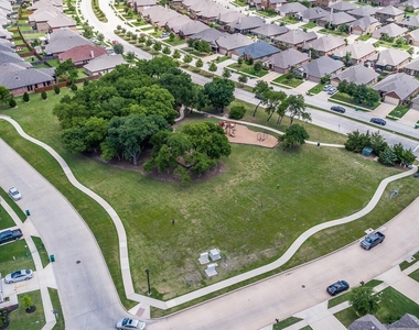 1117 Villa Paloma Boulevard - Photo Thumbnail 36