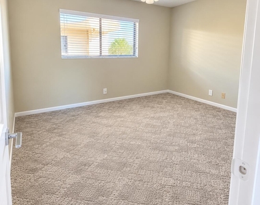 5130 Las Verdes Circle - Photo Thumbnail 24