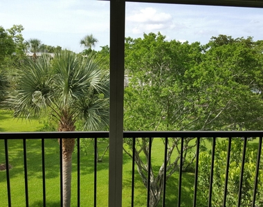 5130 Las Verdes Circle - Photo Thumbnail 2