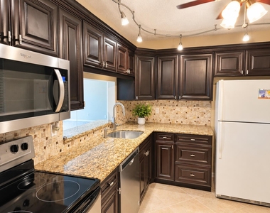 5130 Las Verdes Circle - Photo Thumbnail 16