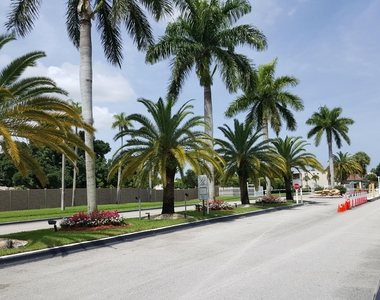 5130 Las Verdes Circle - Photo Thumbnail 8