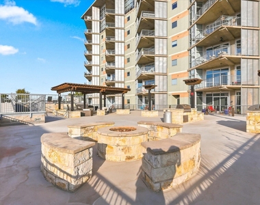 1001 Belleview Street - Photo Thumbnail 2