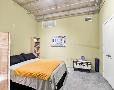 1001 Belleview Street - Photo Thumbnail 23